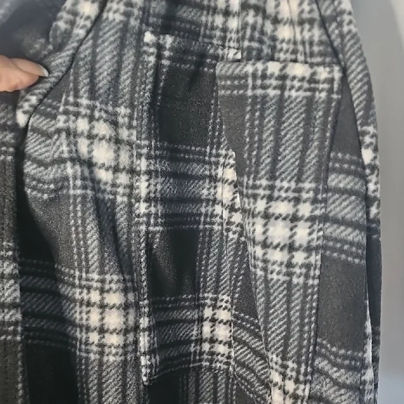 Goodfellow & Co Black and White Plaid Robe - Picture 6 of 7